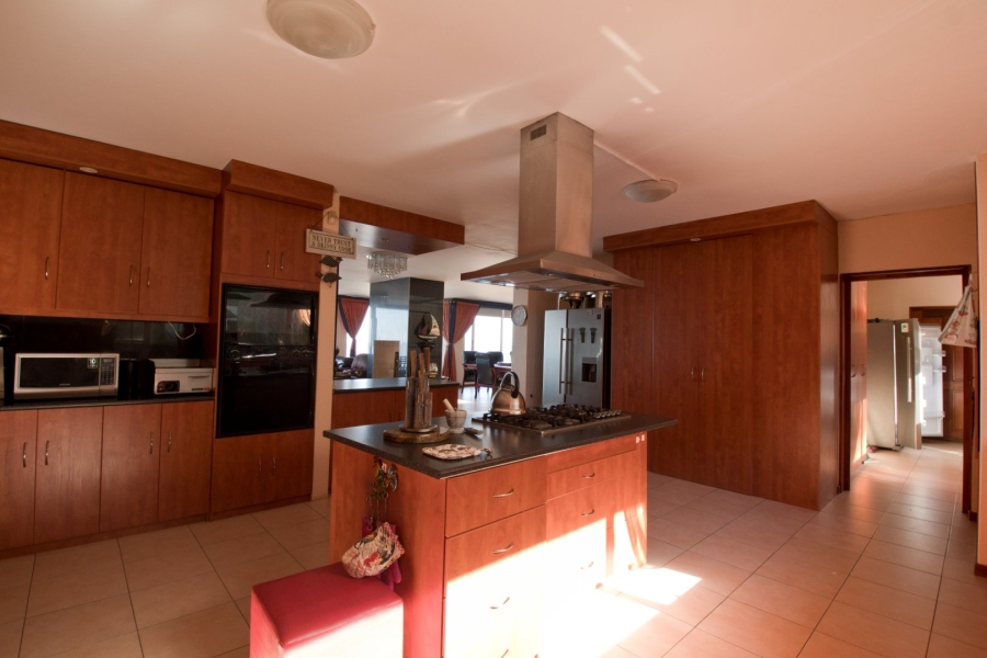 7 Bedroom Property for Sale in Outeniqua Strand Western Cape